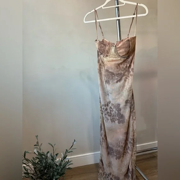 HOUSE OF CB Aliza Cream Floral Print Maxi Dress
